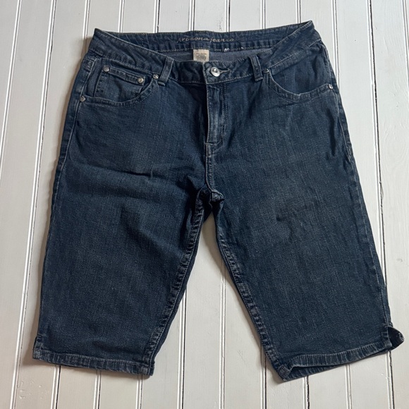 Arizona Jean Company Other - Arizona Jean Co. Bermuda Shorts Medium Wash Size 16 1/2 Girls